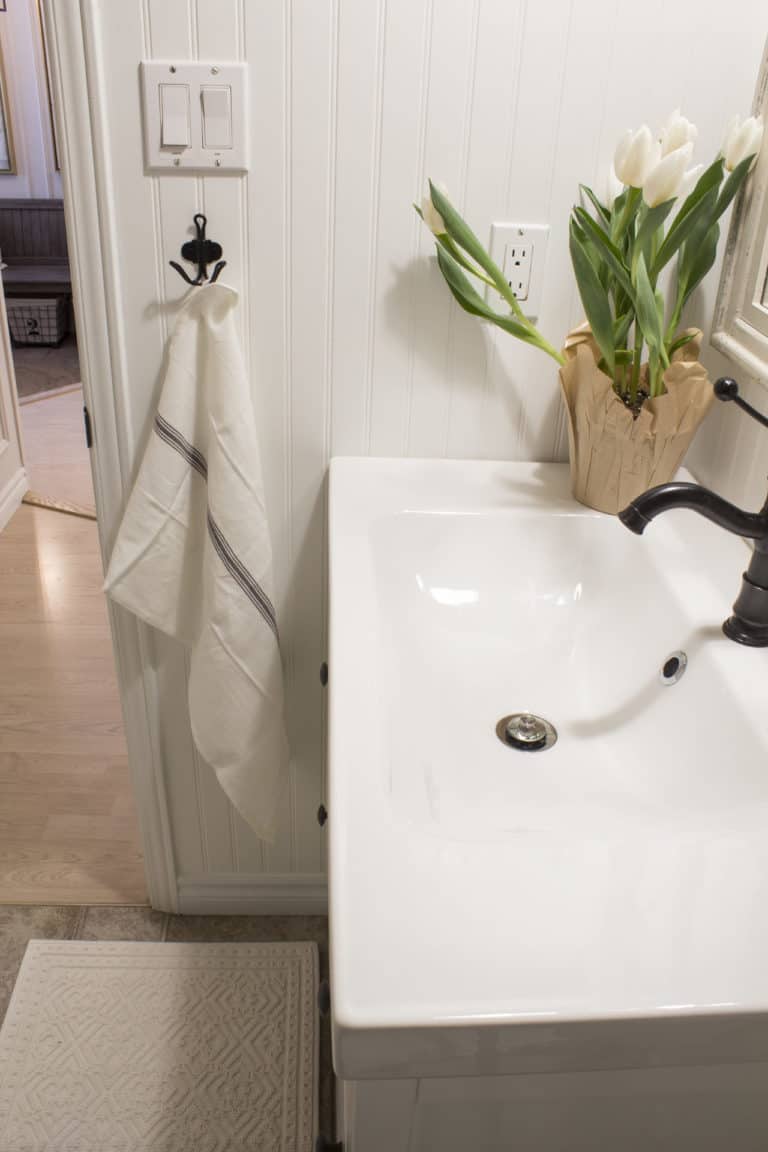 Finally, a Powder Room Makeover We Absolutely Love!