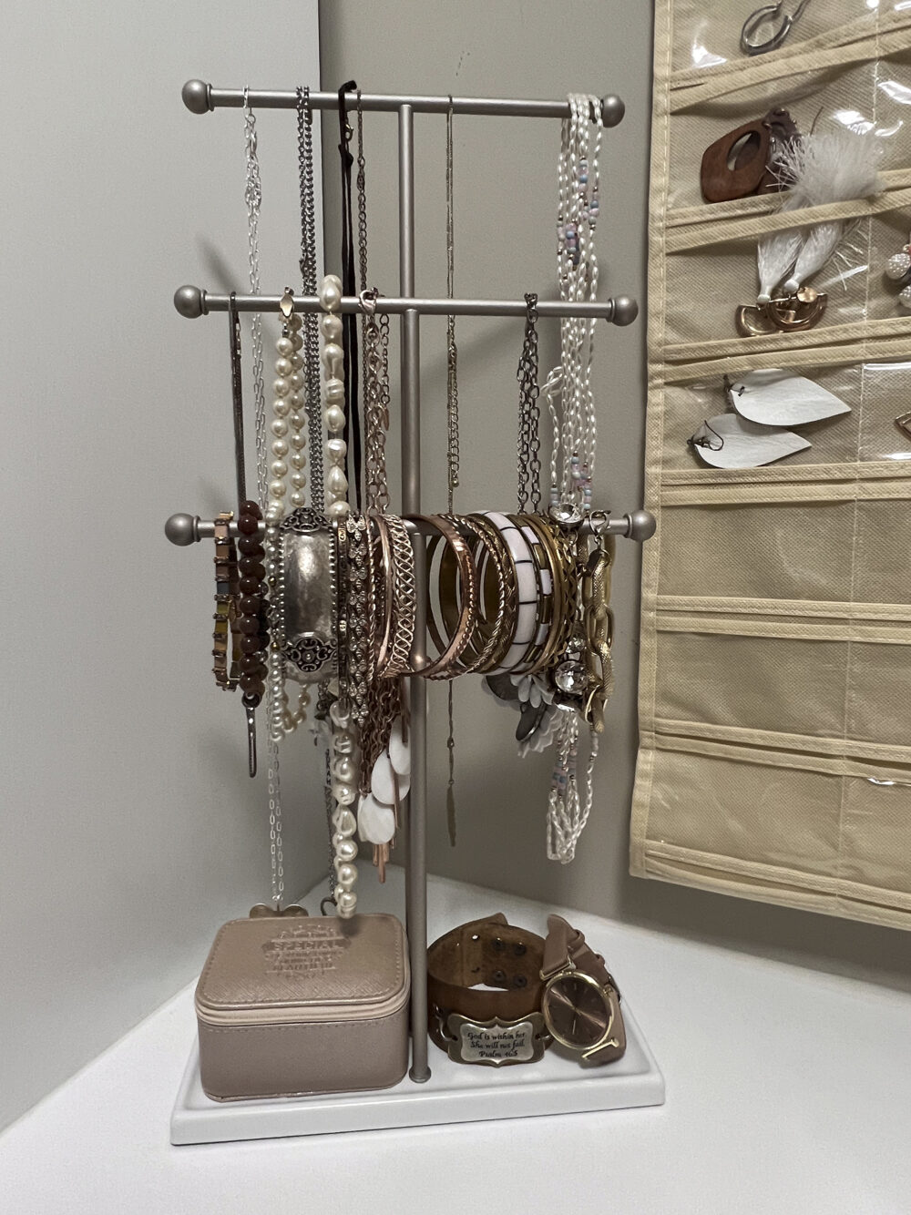 Awesome Jewelry Storage and Organization Ideas for Costume Jewelry to