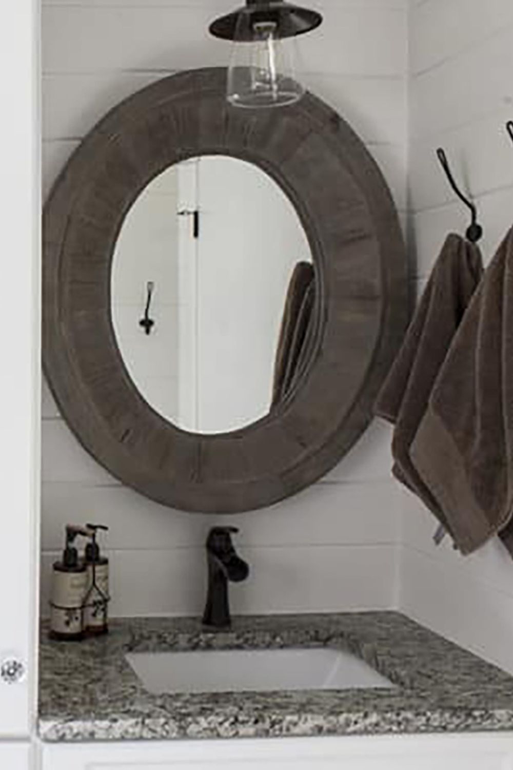 10 Clever Small Bathroom Storage Ideas to Maximize Your Space
